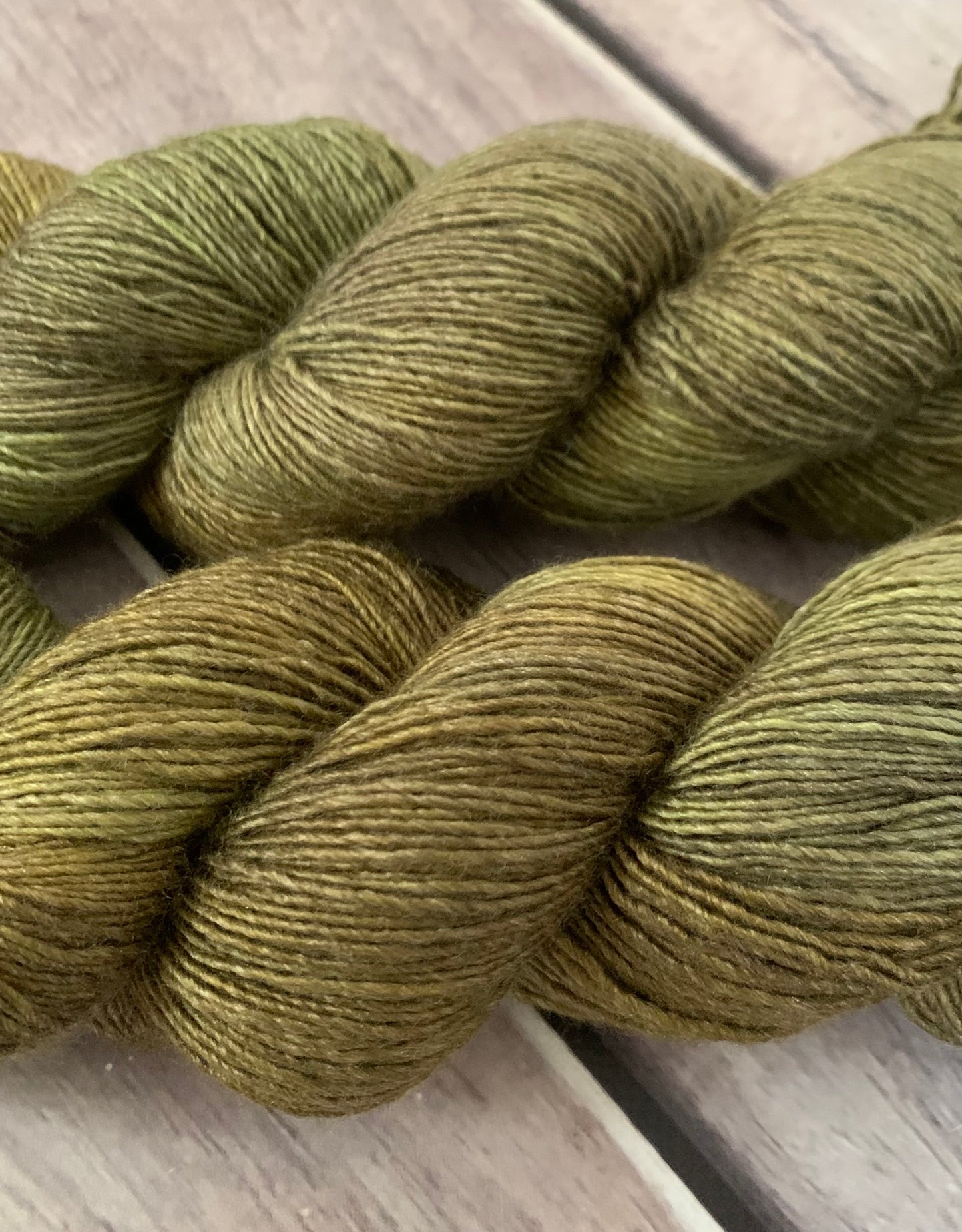 Banksia on Merino and Silk 4 ply single - Osmanthus