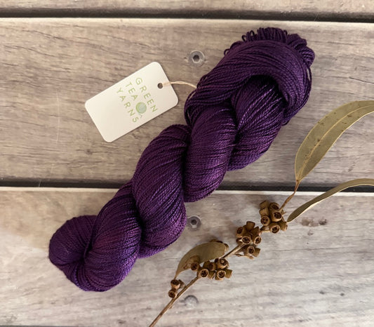Raven's Velvet - 4 ply pure silk yarn - Ginseng f