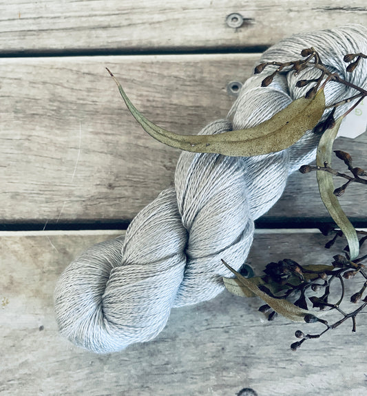 Silver Cloud - 3 ply in Mulberry silk - Pekoe (hl)