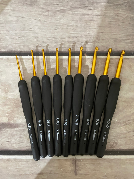 Beginner crochet hook set