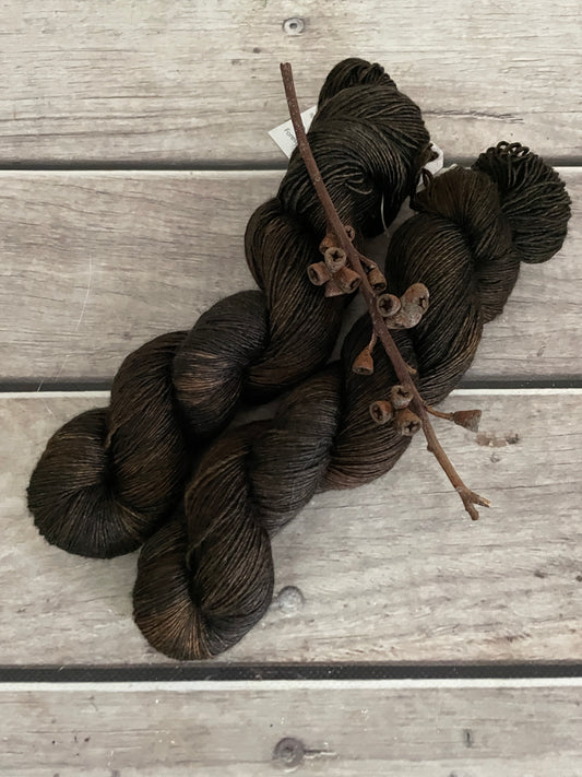 Forest Peat on Merino and Silk 4 ply single - Osmanthus