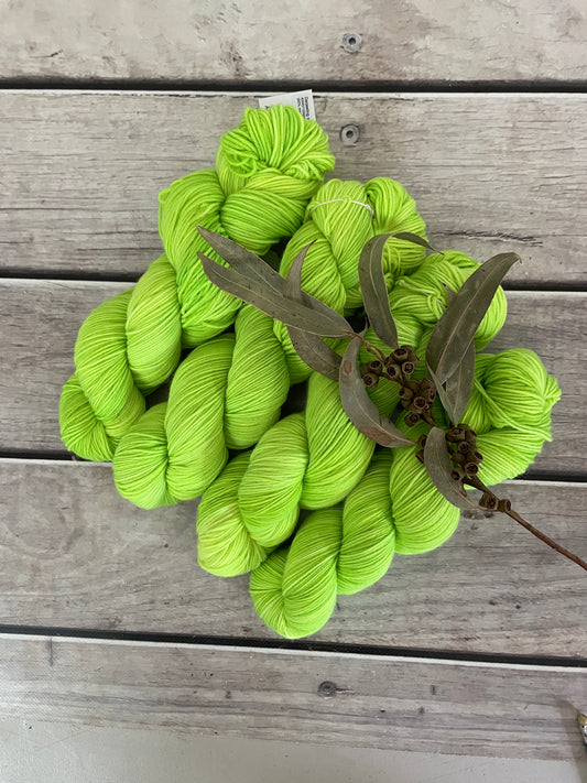 Aurora #5 - sock yarn in merino and nylon - Darjeeling