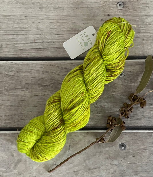 Speckled Leaf ooak - 4 ply sock yarn in merino and nylon - Jasmine 4