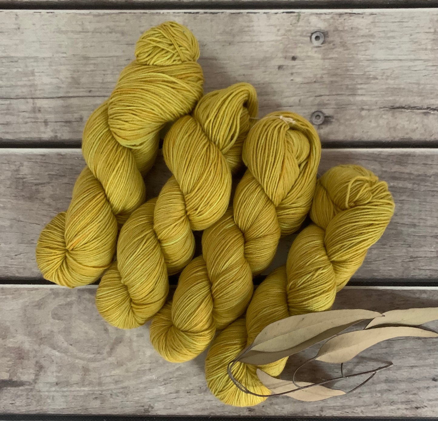 Golden Light ooak - 4 ply sock yarn in merino and nylon - Darjeeling