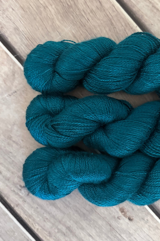 Vintage Button - 3 ply Mulberry silk - Pekoe (hl)