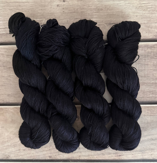 Dark Night - 4 ply Mulberry silk - Pekoe f