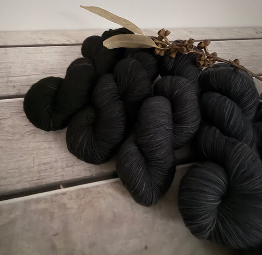 Echoes_ 5 skein fade_sw merino_Pine