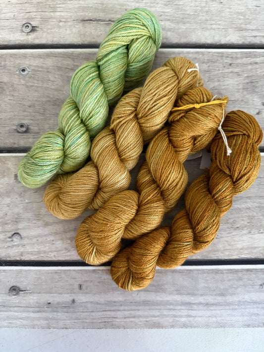 Wheatfields Short Fade - Jasmine merino/silk yarn - 4 ply