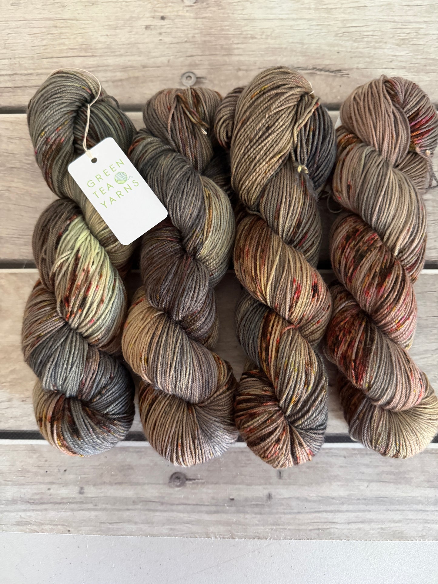 Old Stone Wall ooak - 4 ply sock yarn in merino and nylon - Darjeeling 4