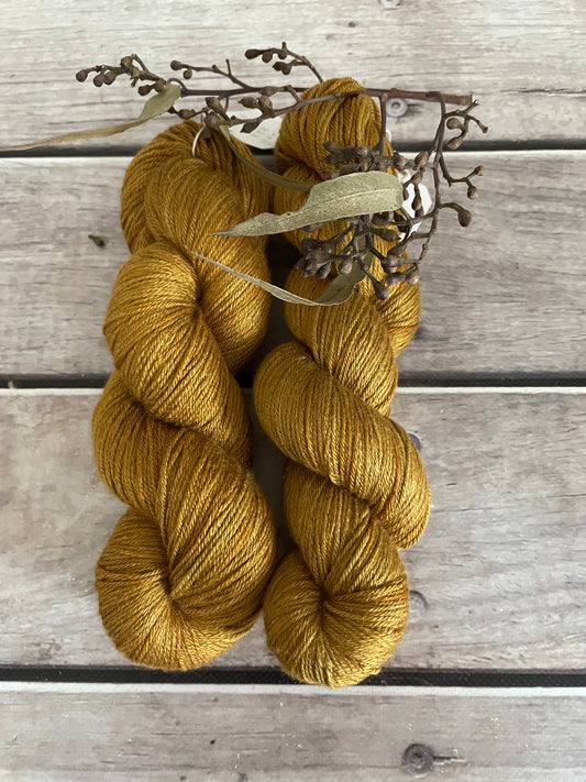 Ming Tile - 4ply/fingering - silk and merino - Jasmin 4