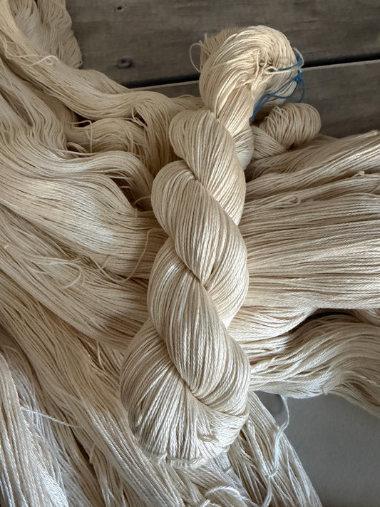 Undyed 4-ply Yarn "weishan" - 100% Pima Cotton - 100g skeins