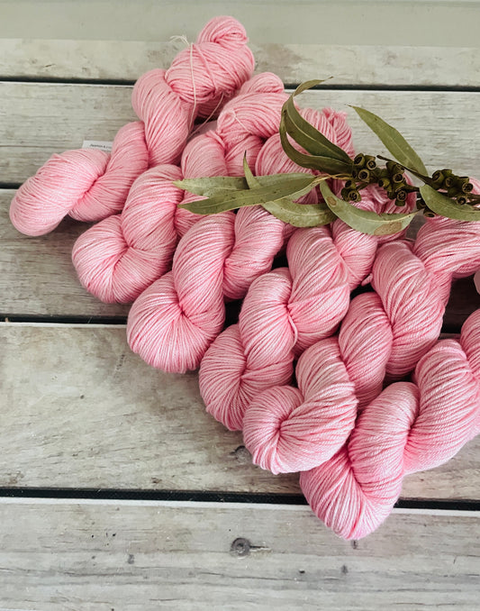 Pretty in Pink - Jasmin DK
