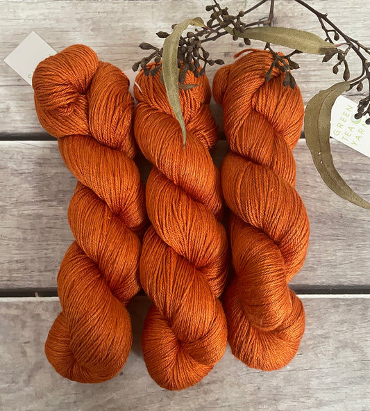 Tamarind Sunset - 4ply/fingering - silk and merino - Jasmin 4
