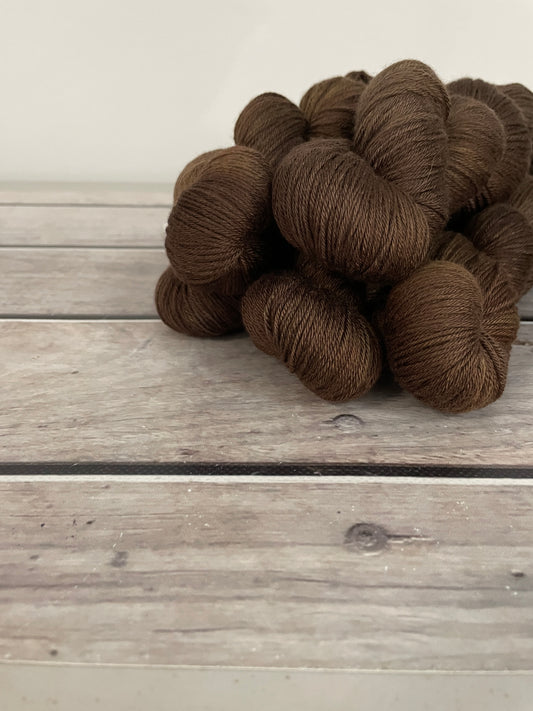 Helena Gum moth #3 - Jasmine yarn - 4 ply