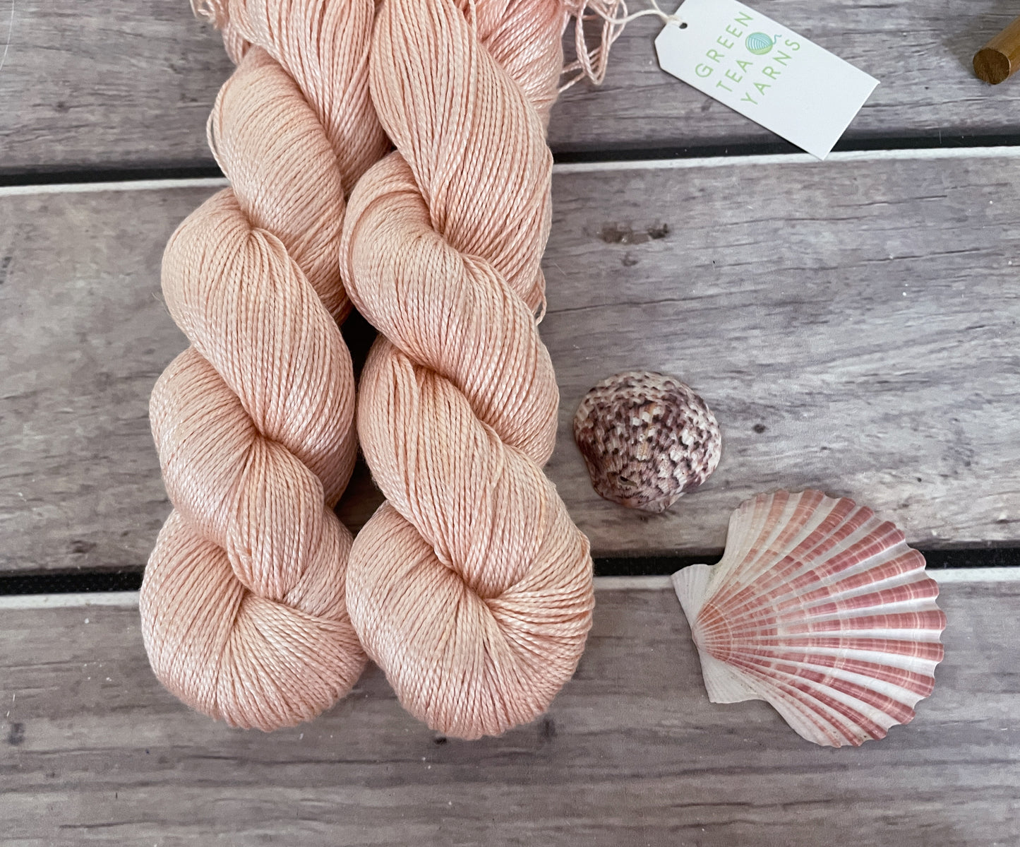 She Sells Seashells - 4 ply in Mulberry silk - Ginseng