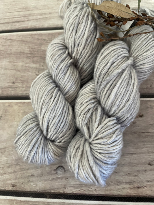 Silvercloud / 10 ply merino/silk singles - Peach