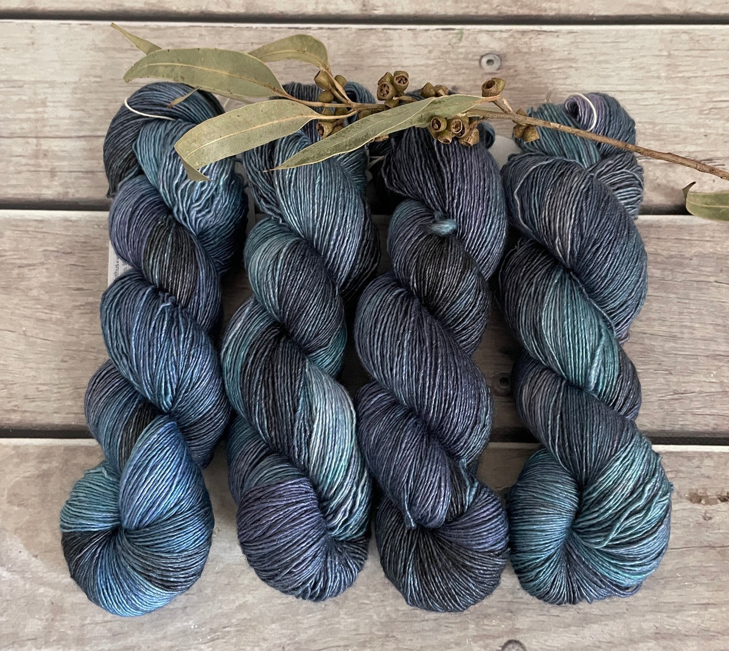 Tides on Merino and Silk 4 ply single - Osmanthus