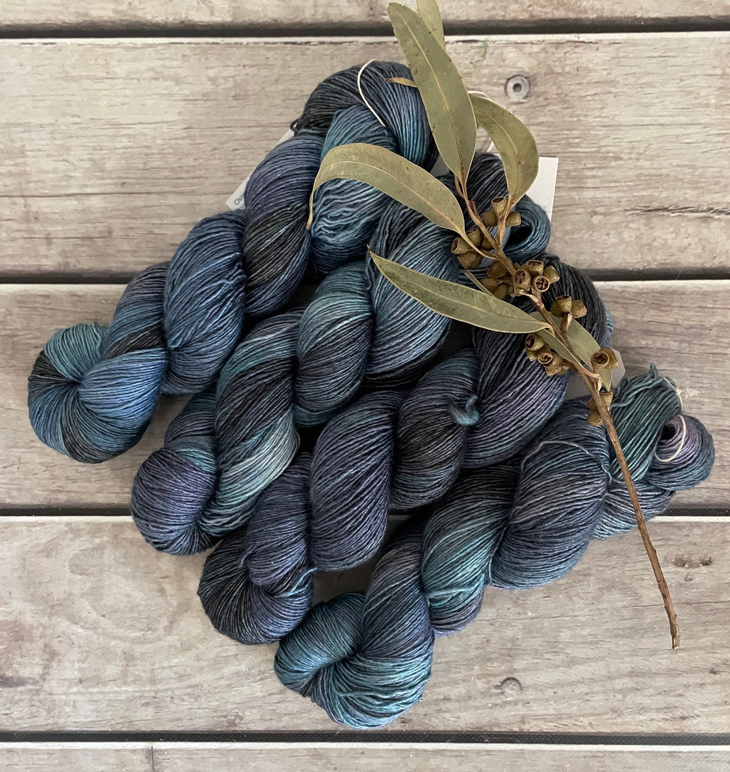 Tides on Merino and Silk 4 ply single - Osmanthus