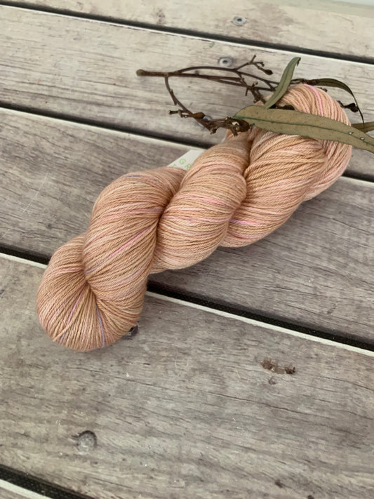 Rose Gold - 4ply/fingering - silk and merino yarn - Jasmin 4