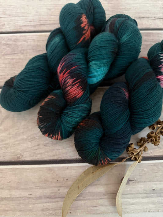 Pink Winged Phasma #3 - 4 ply sock yarn in merino and nylon - Darjeeling 4