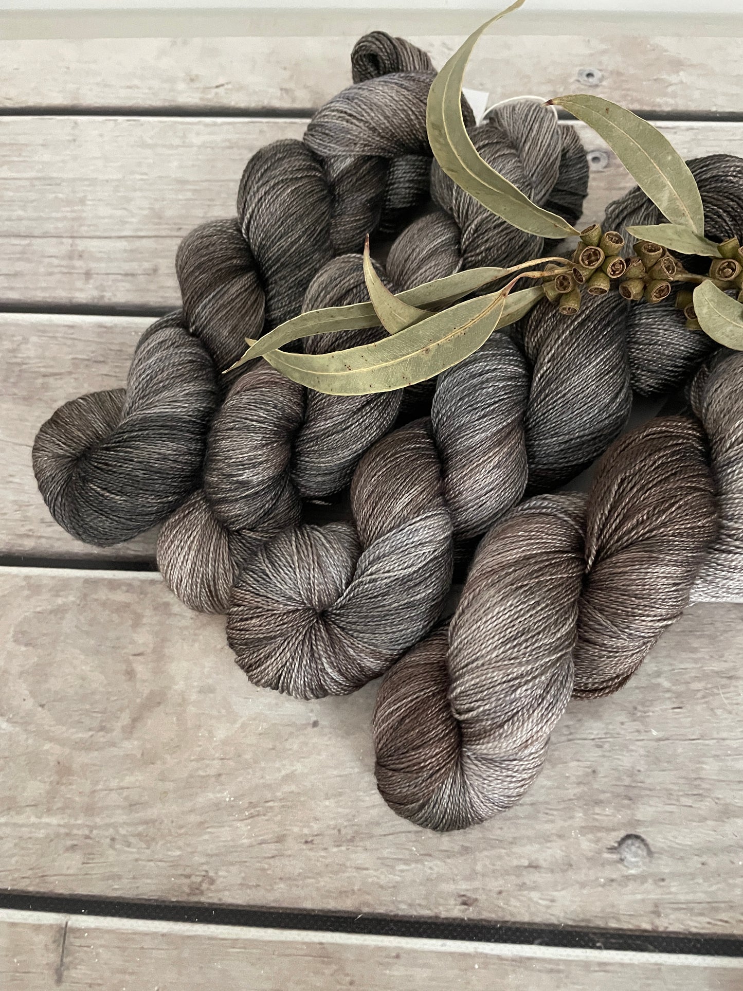 Pale Peat - Merino/silk - 2 Ply - Jasmin2
