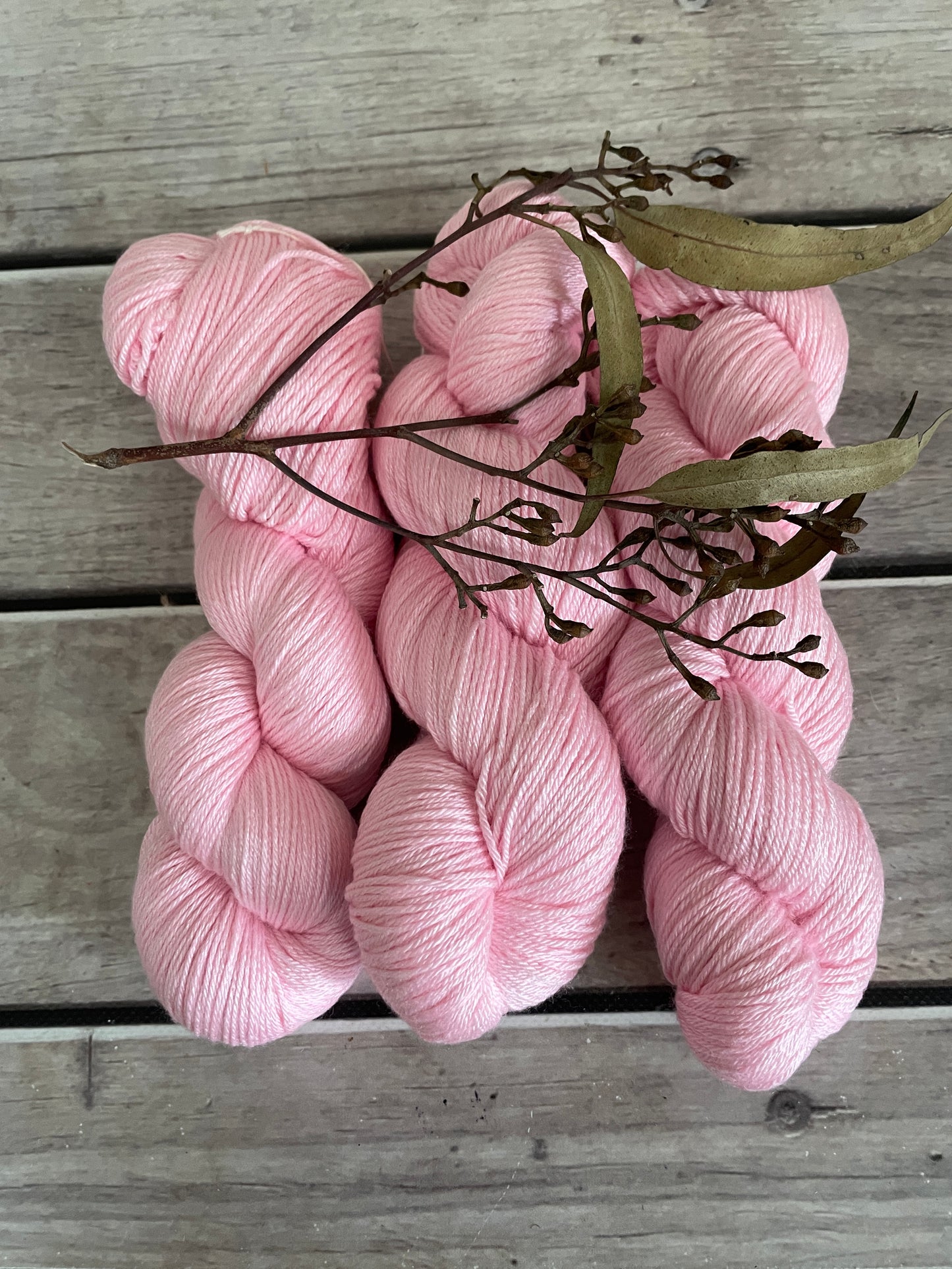 China Doll - 4ply/fingering - silk and merino yarn - Jasmin 4