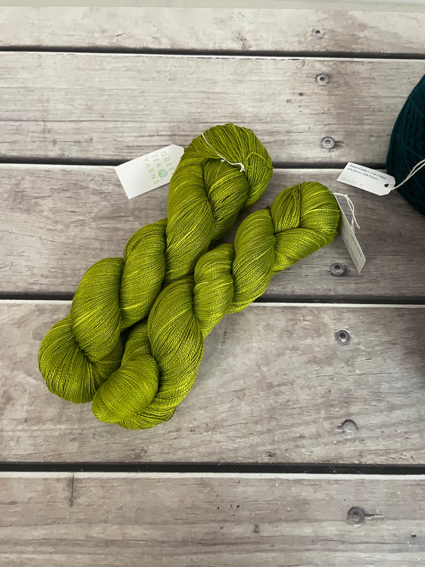 Radio Green - 3 ply pure silk yarn - Ginseng hl
