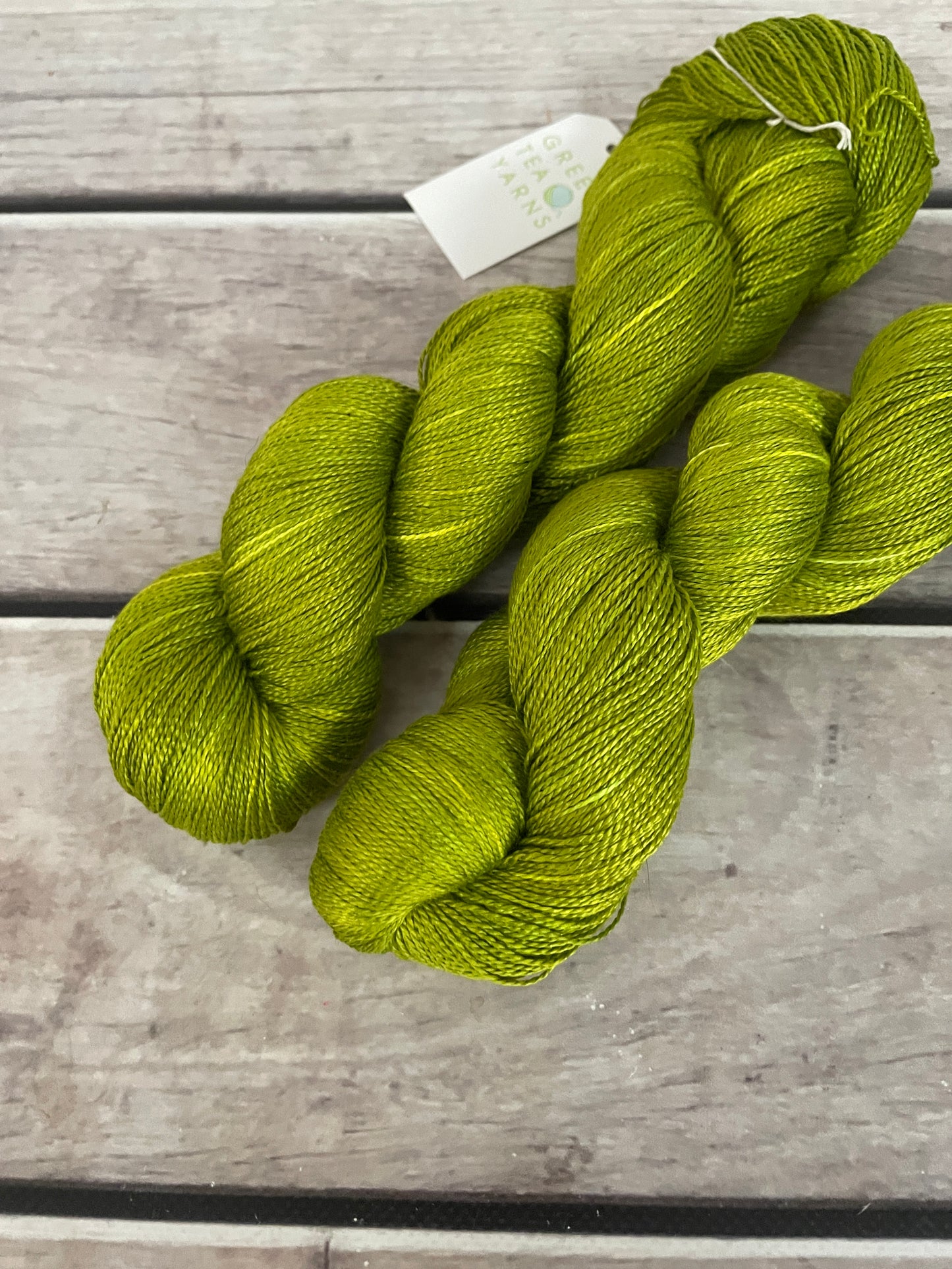 Radio Green - 3 ply pure silk yarn - Ginseng hl