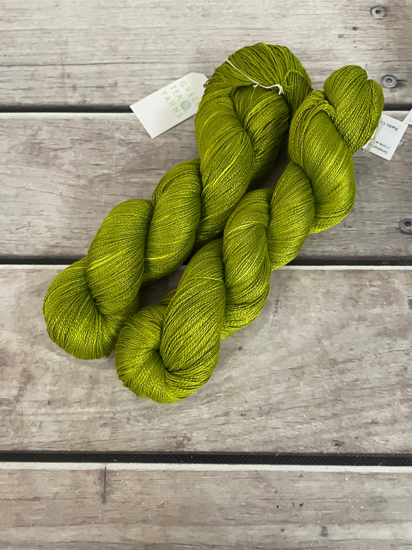 Radio Green - 3 ply pure silk yarn - Ginseng hl