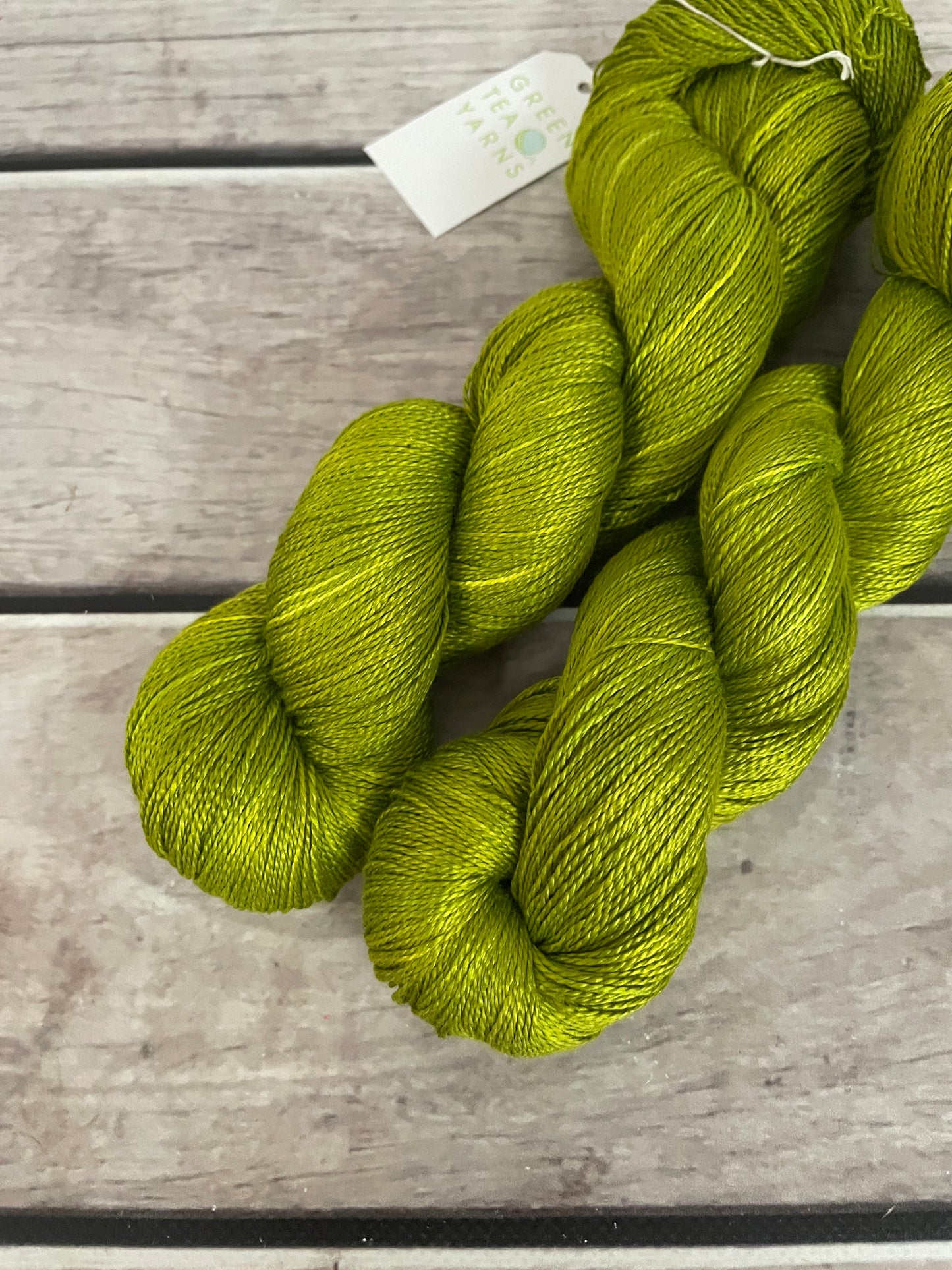Radio Green - 3 ply pure silk yarn - Ginseng hl