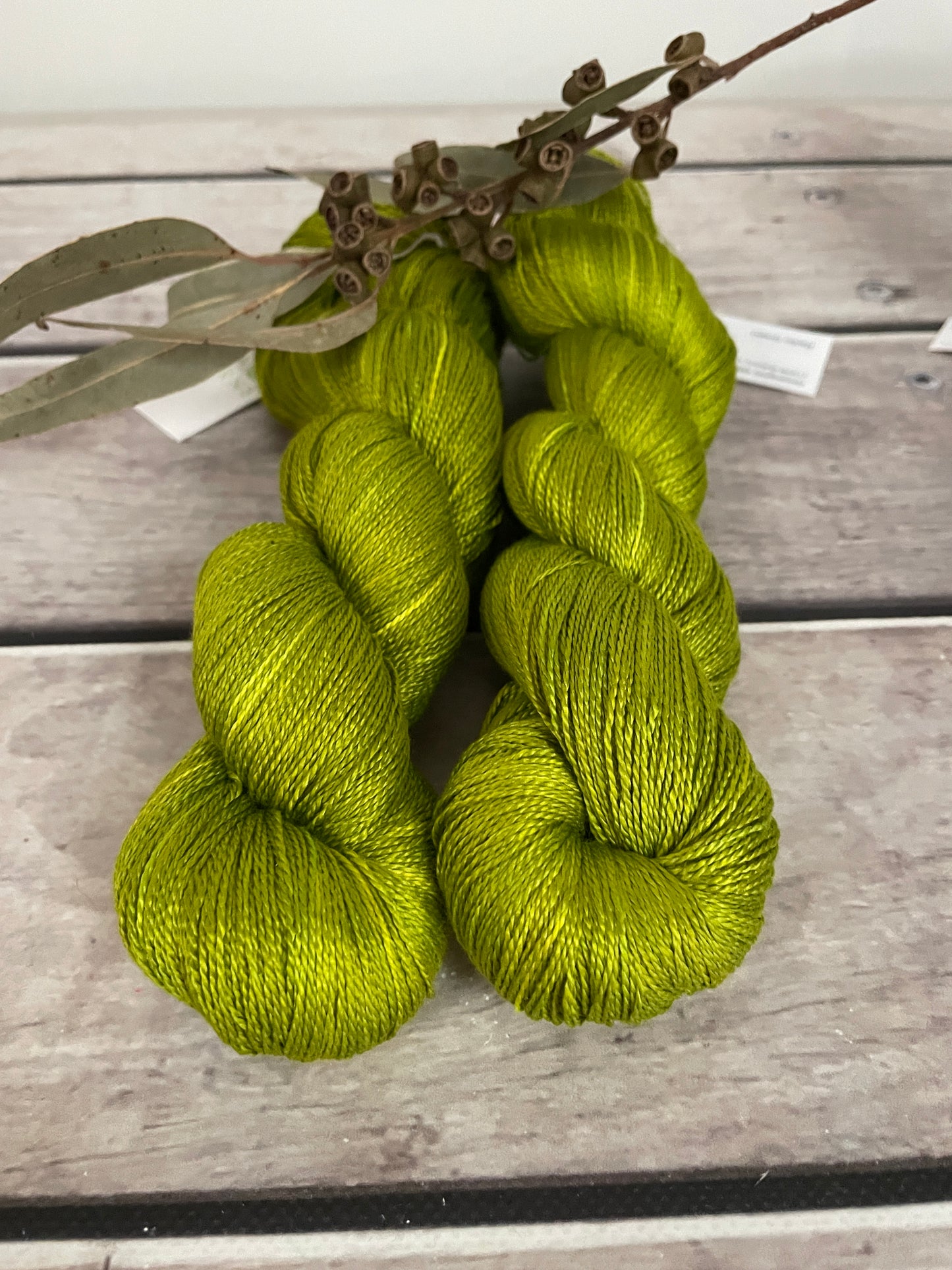 Radio Green - 3 ply pure silk yarn - Ginseng hl