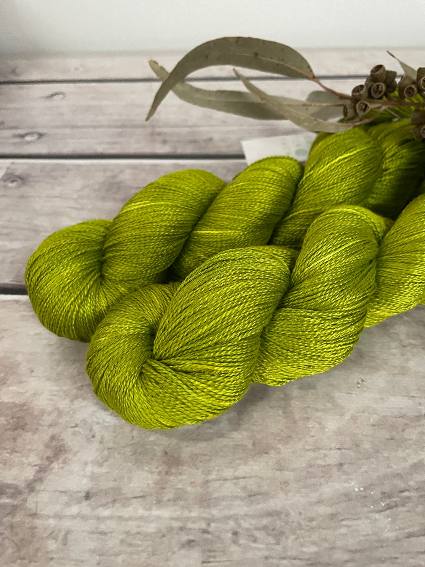 Radio Green - 3 ply pure silk yarn - Ginseng hl