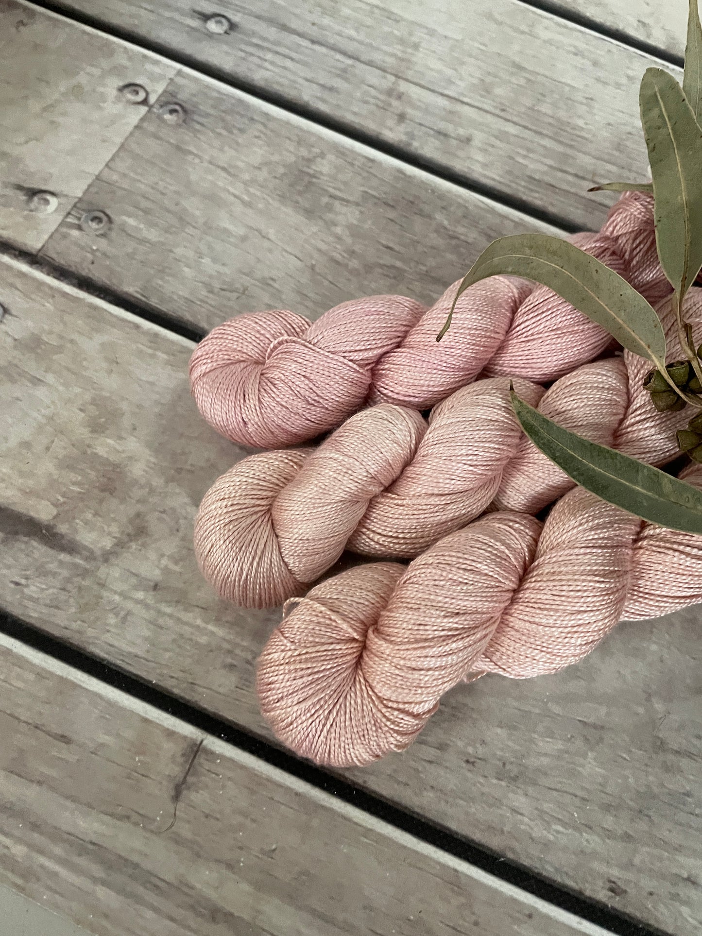 She Sells Seashells - 4 ply in Mulberry silk - Ginseng