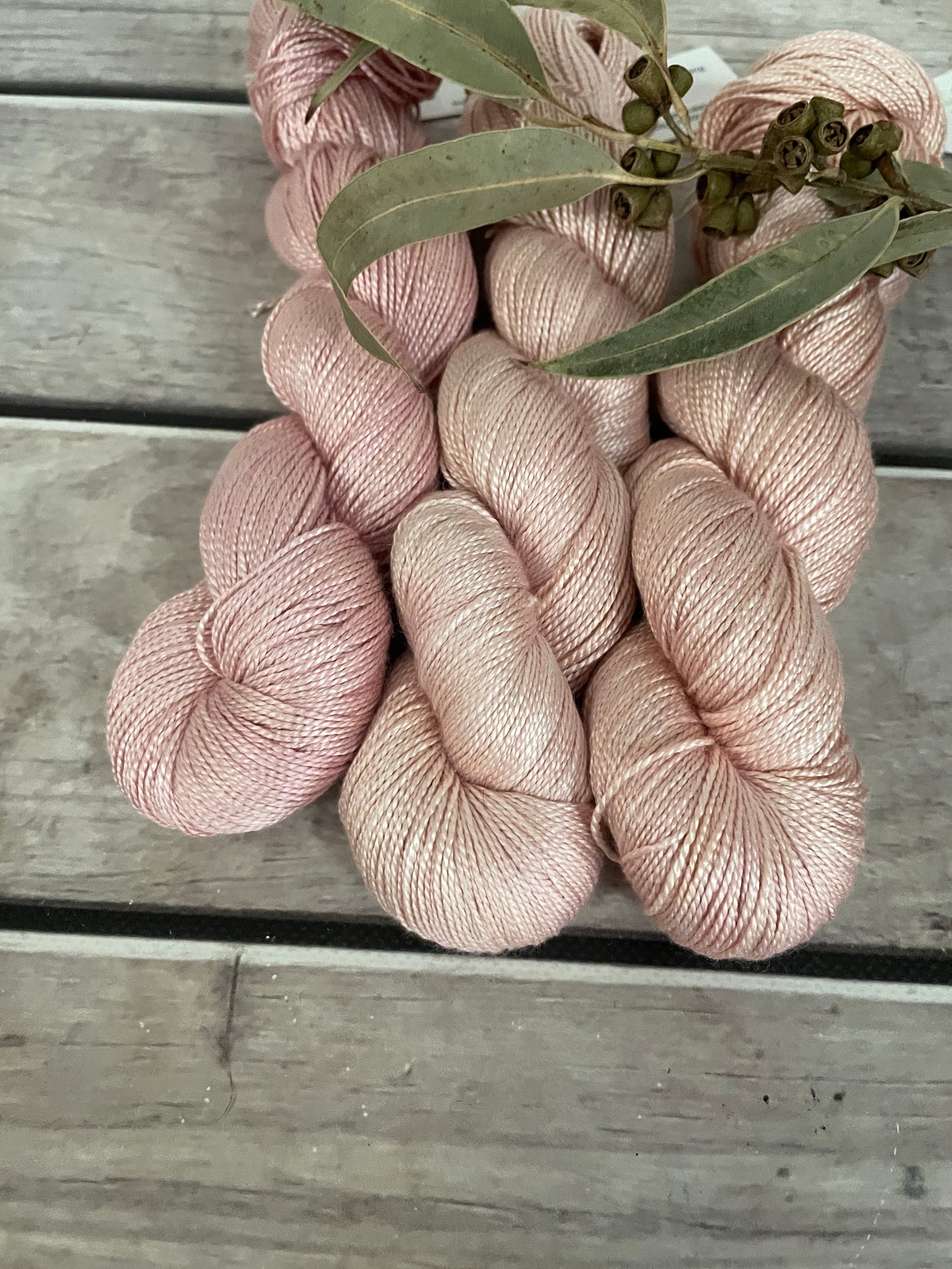 She Sells Seashells - 4 ply in Mulberry silk - Ginseng