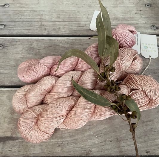 She Sells Seashells - 4 ply in Mulberry silk - Ginseng