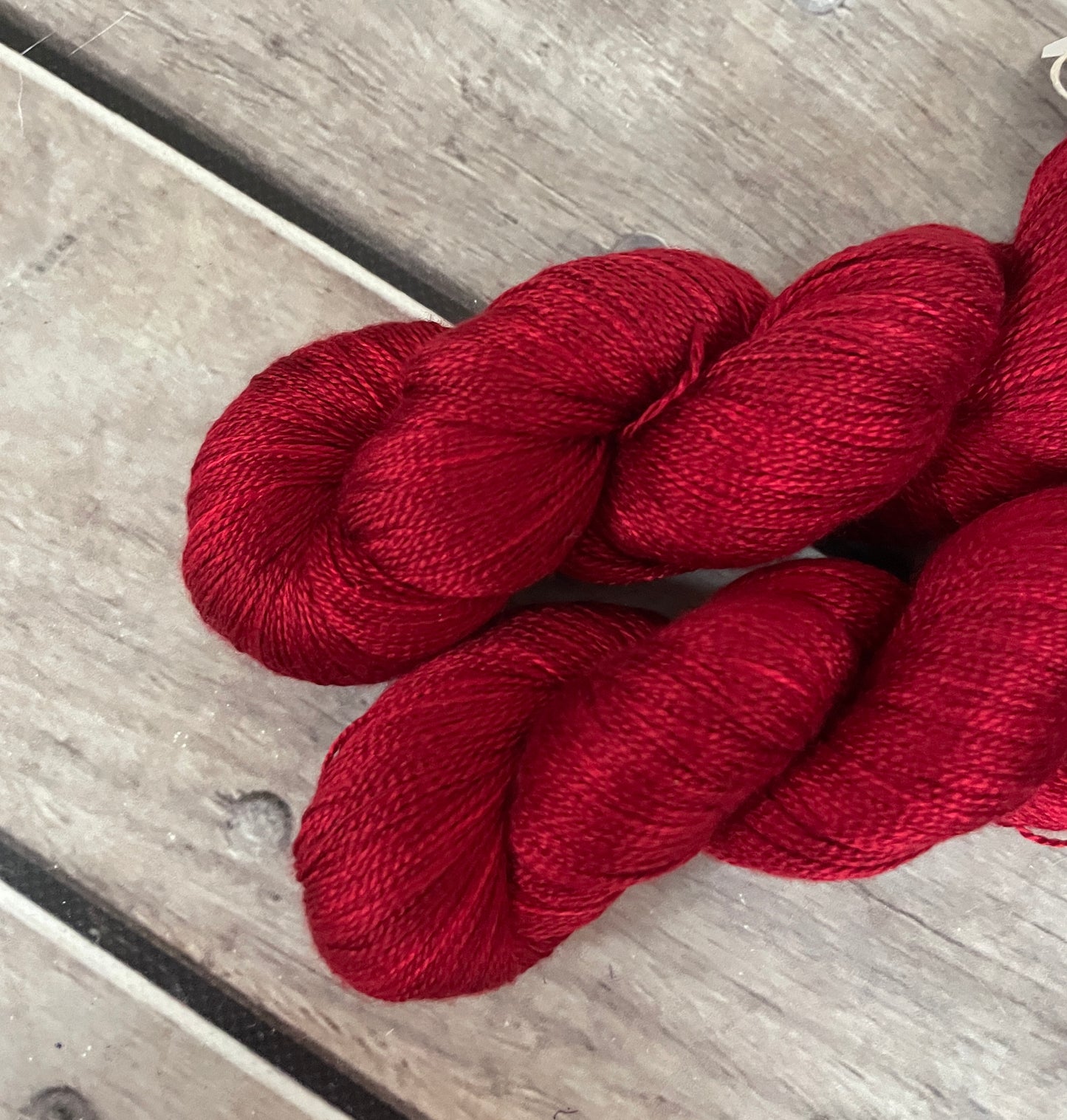 Dark Lacquer red - 3 ply in Mulberry silk - Ginseng hl