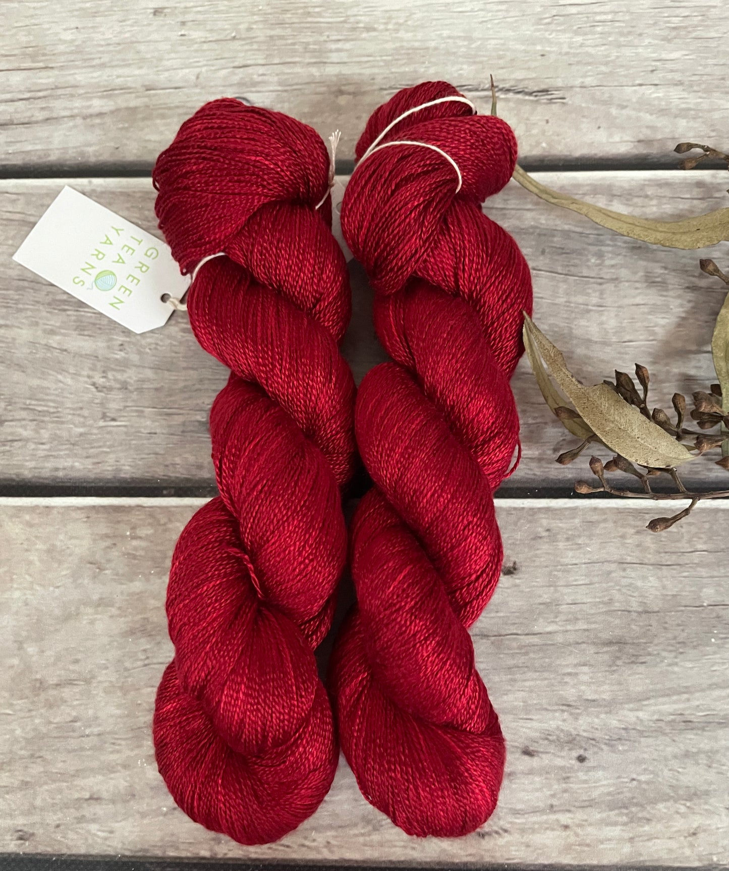 Dark Lacquer red - 3 ply in Mulberry silk - Ginseng hl