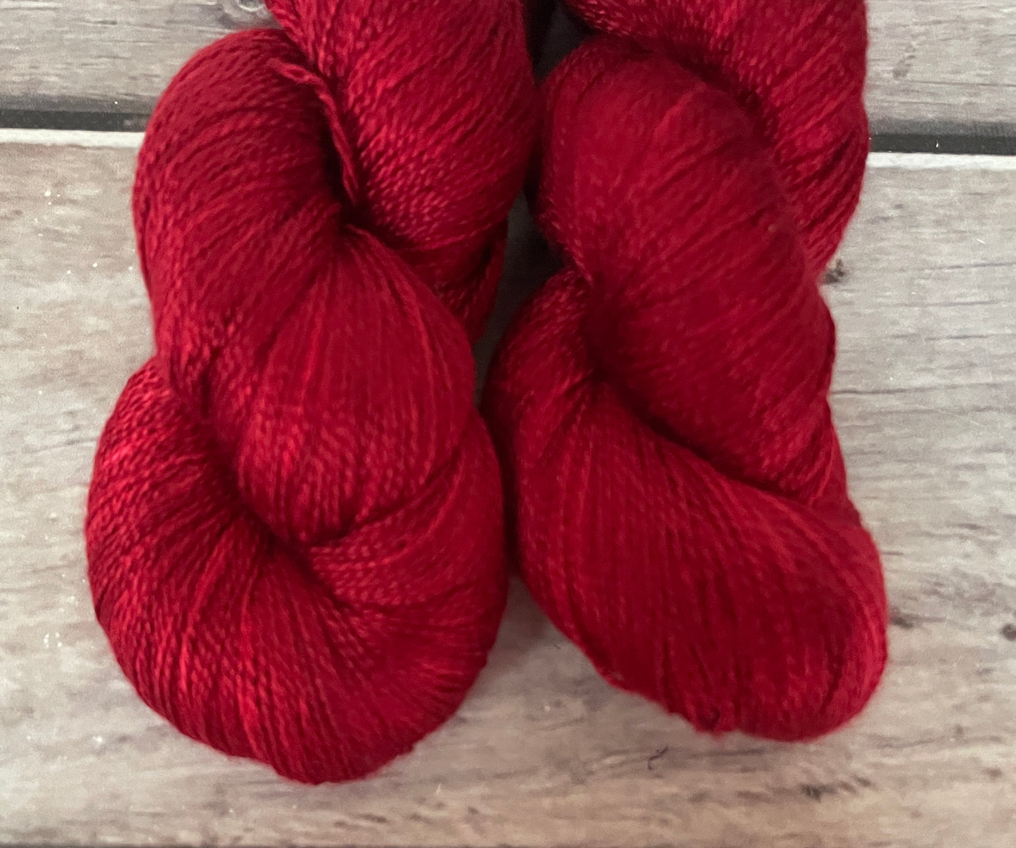 Dark Lacquer red - 3 ply in Mulberry silk - Ginseng hl