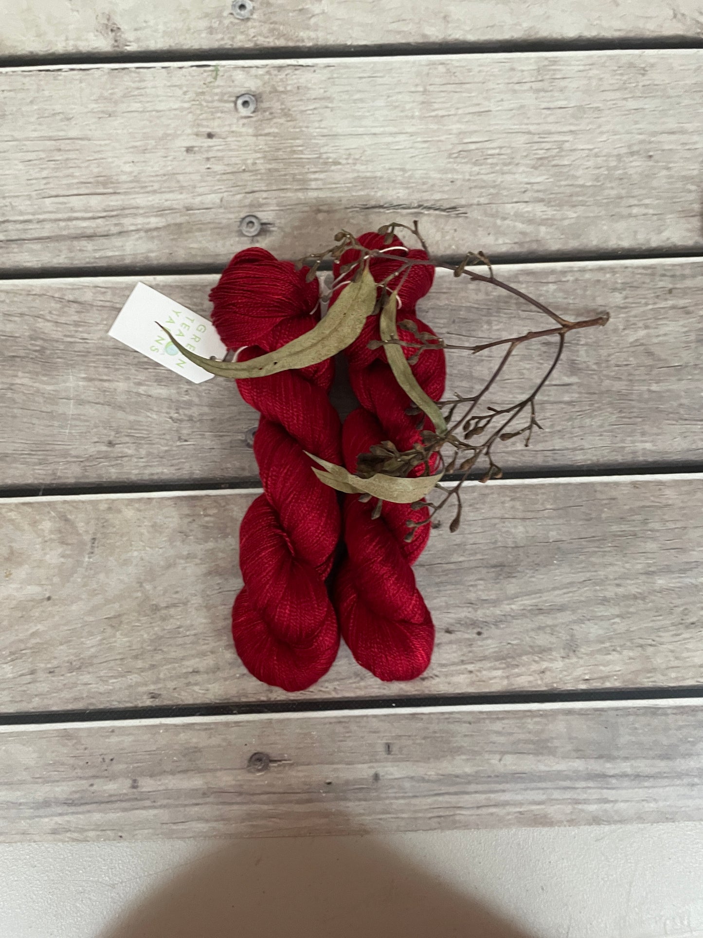 Dark Lacquer red - 3 ply in Mulberry silk - Ginseng hl