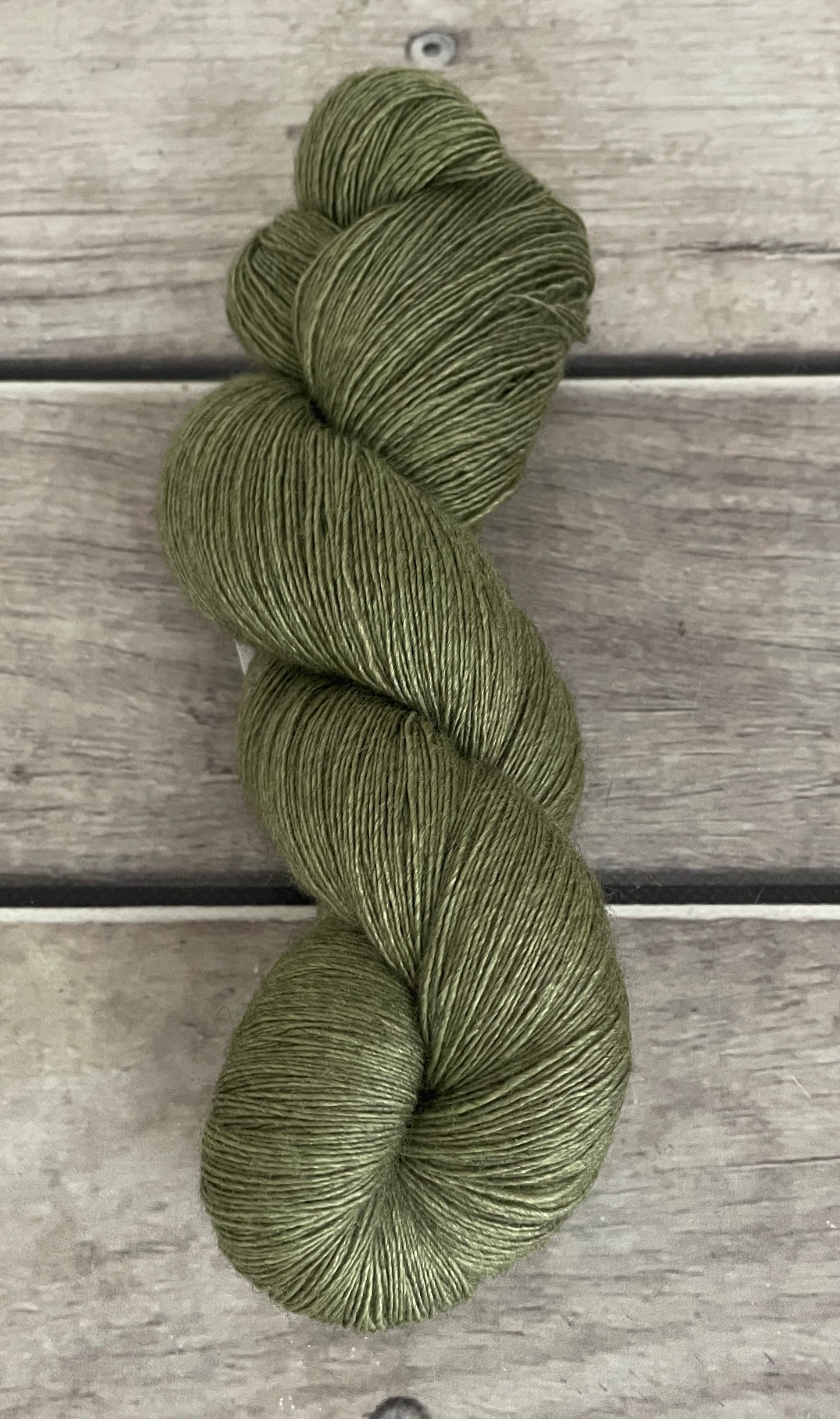 Moss ooak - 2 ply singles, Merino, silk, yak - Cassis l