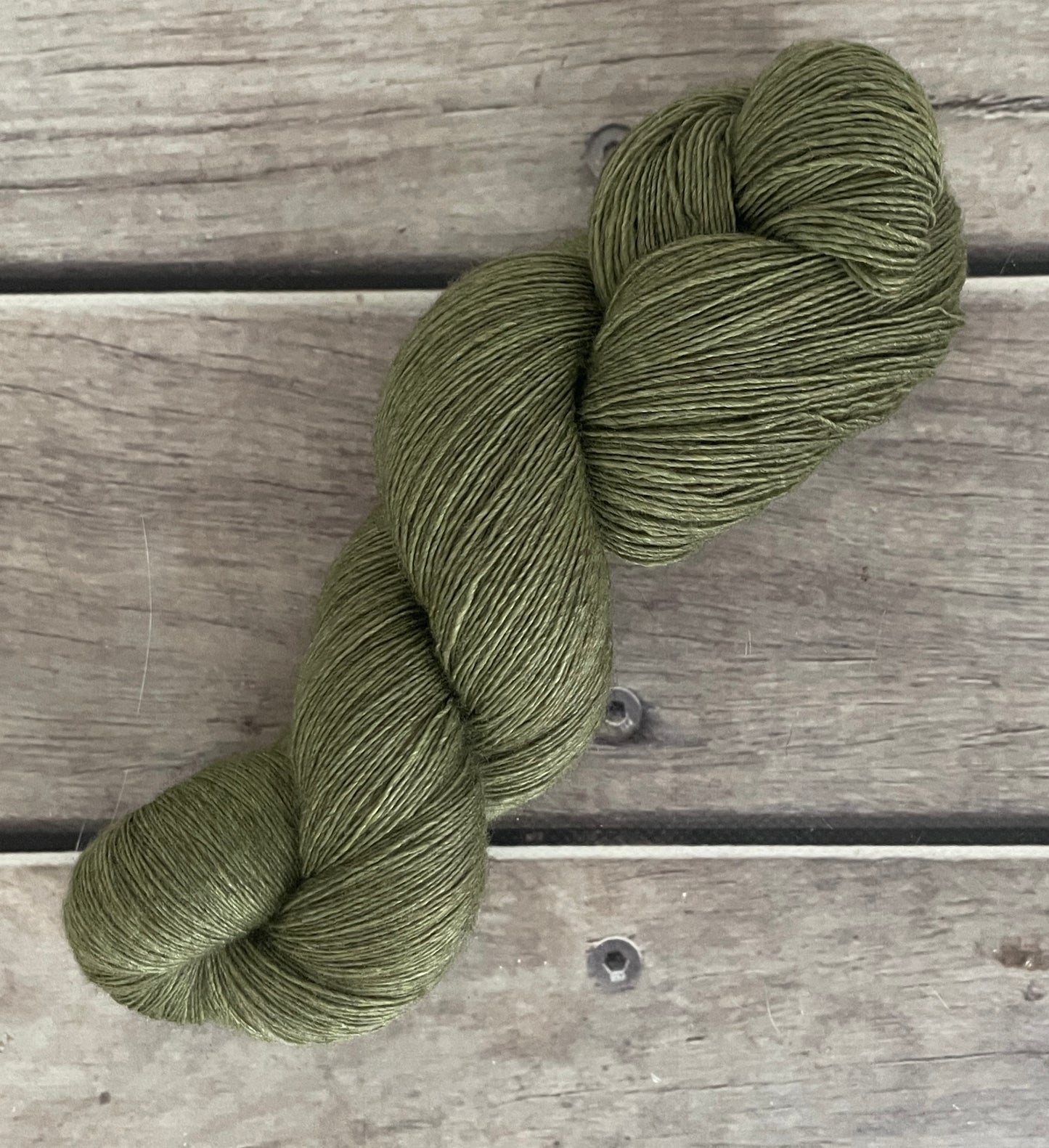 Moss ooak - 2 ply singles, Merino, silk, yak - Cassis l