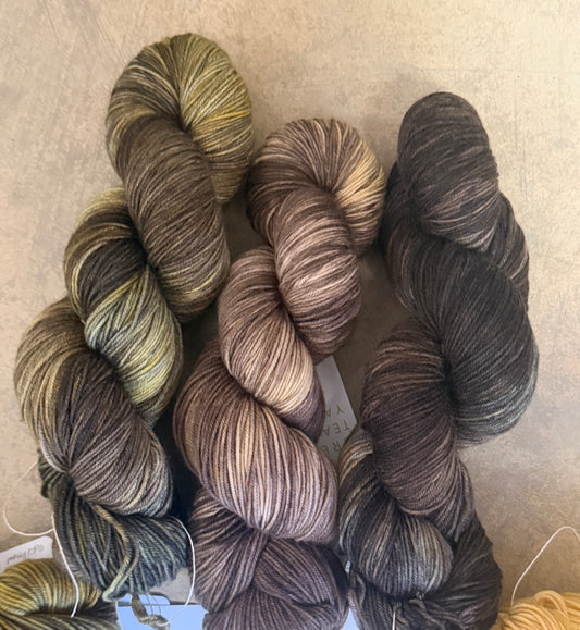 Golden Green Gryphon - full skein kit