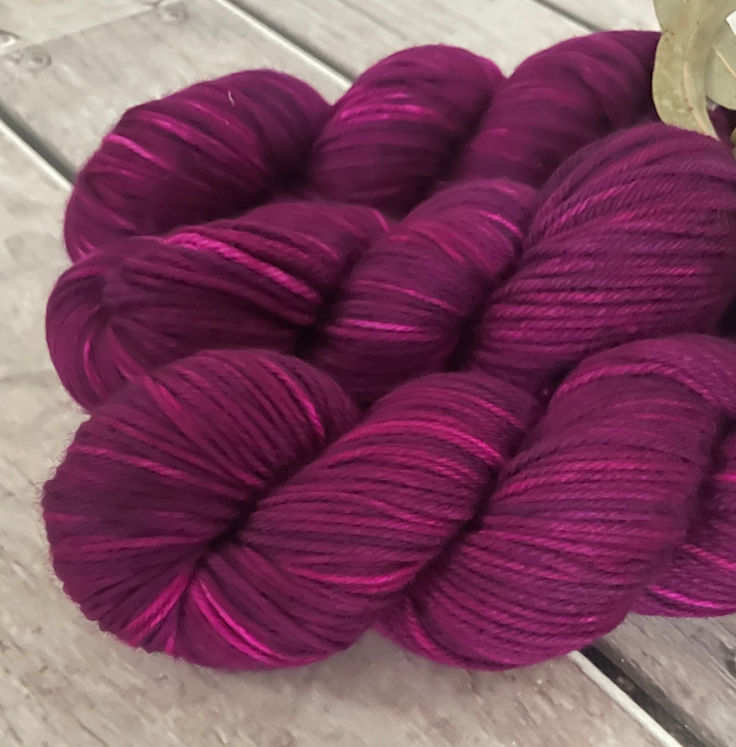 Theatrics ooak - Darjeeling DK sock yarn - 8 ply