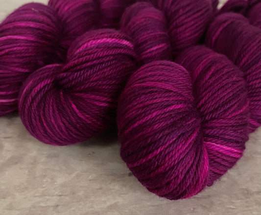 Theatrics ooak - Darjeeling DK sock yarn - 8 ply
