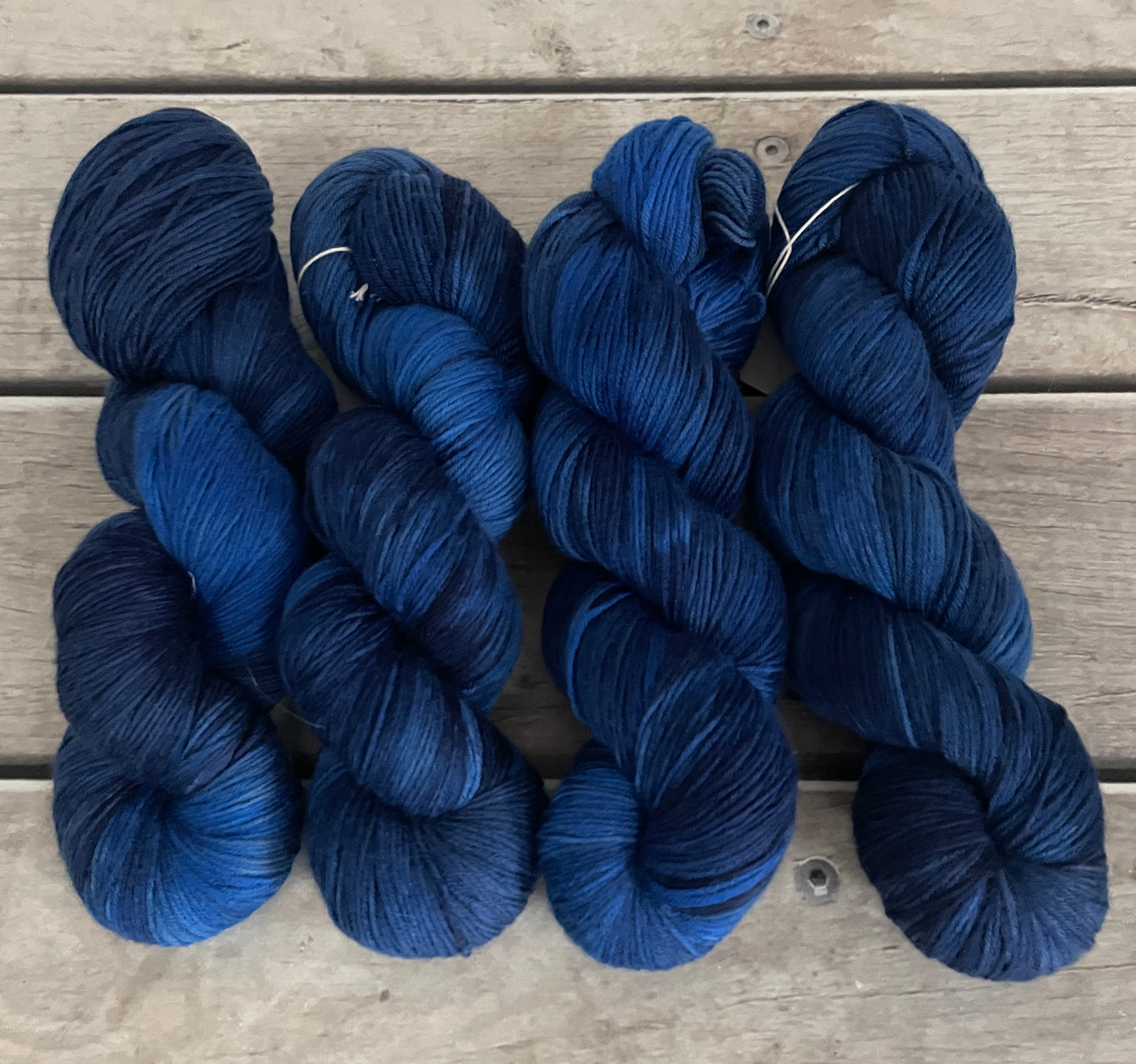 April Blues - sock yarn in merino and nylon - Darjeeling
