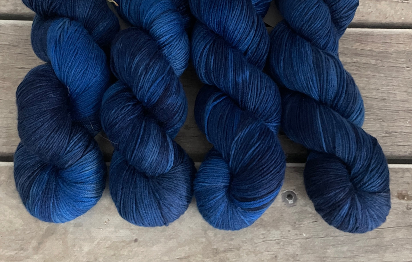April Blues - sock yarn in merino and nylon - Darjeeling