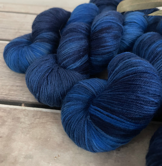 April Blues - sock yarn in merino and nylon - Darjeeling