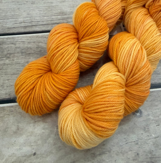 Phoenix 1 - Darjeeling DK sock yarn - 8 ply