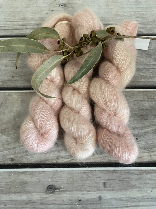 She sells Seashells - 2 ply Silk / Mohair - Shui Yun
