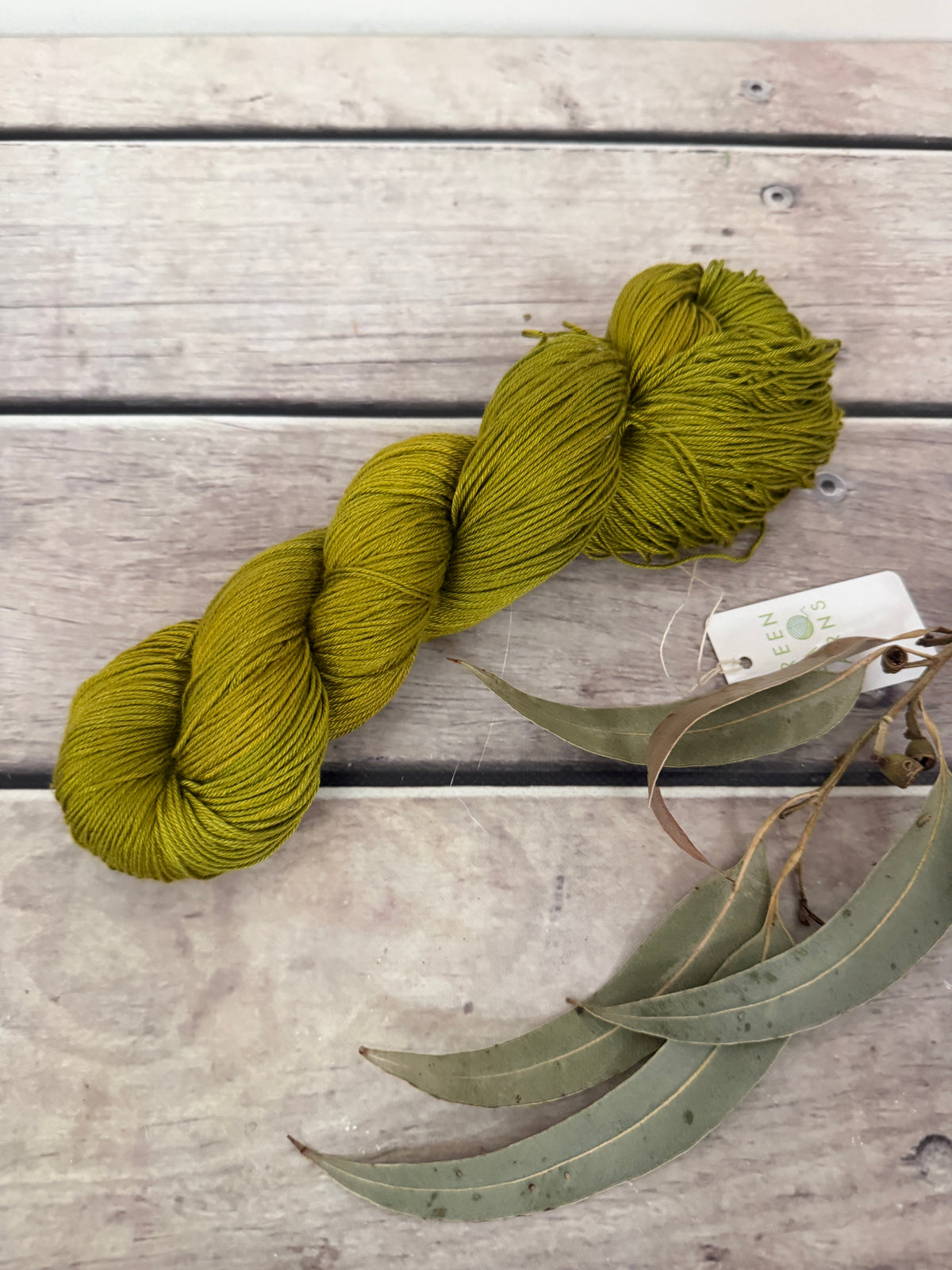 My Jade Bracelet - 4 ply in Mulberry silk - Pekoe f
